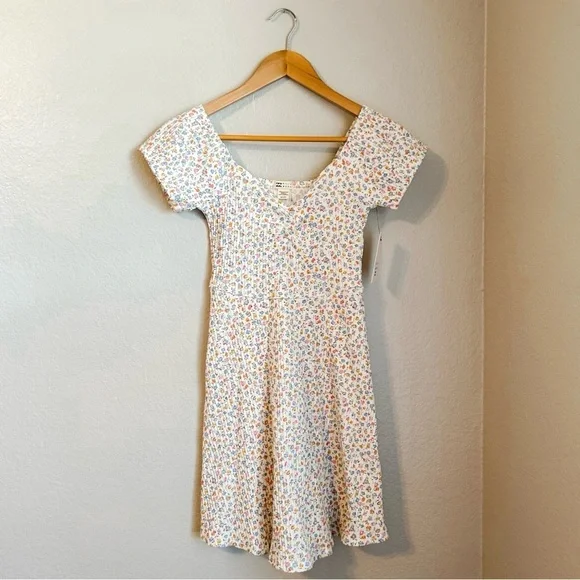 NWT, Billabong Forever Girly Fit & Flare Floral Mini Dress, Size Small - Picture 2 of 14